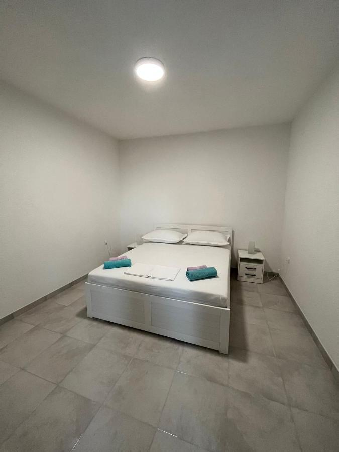 Deluxe Summer Breeze Baska Voda Luaran gambar