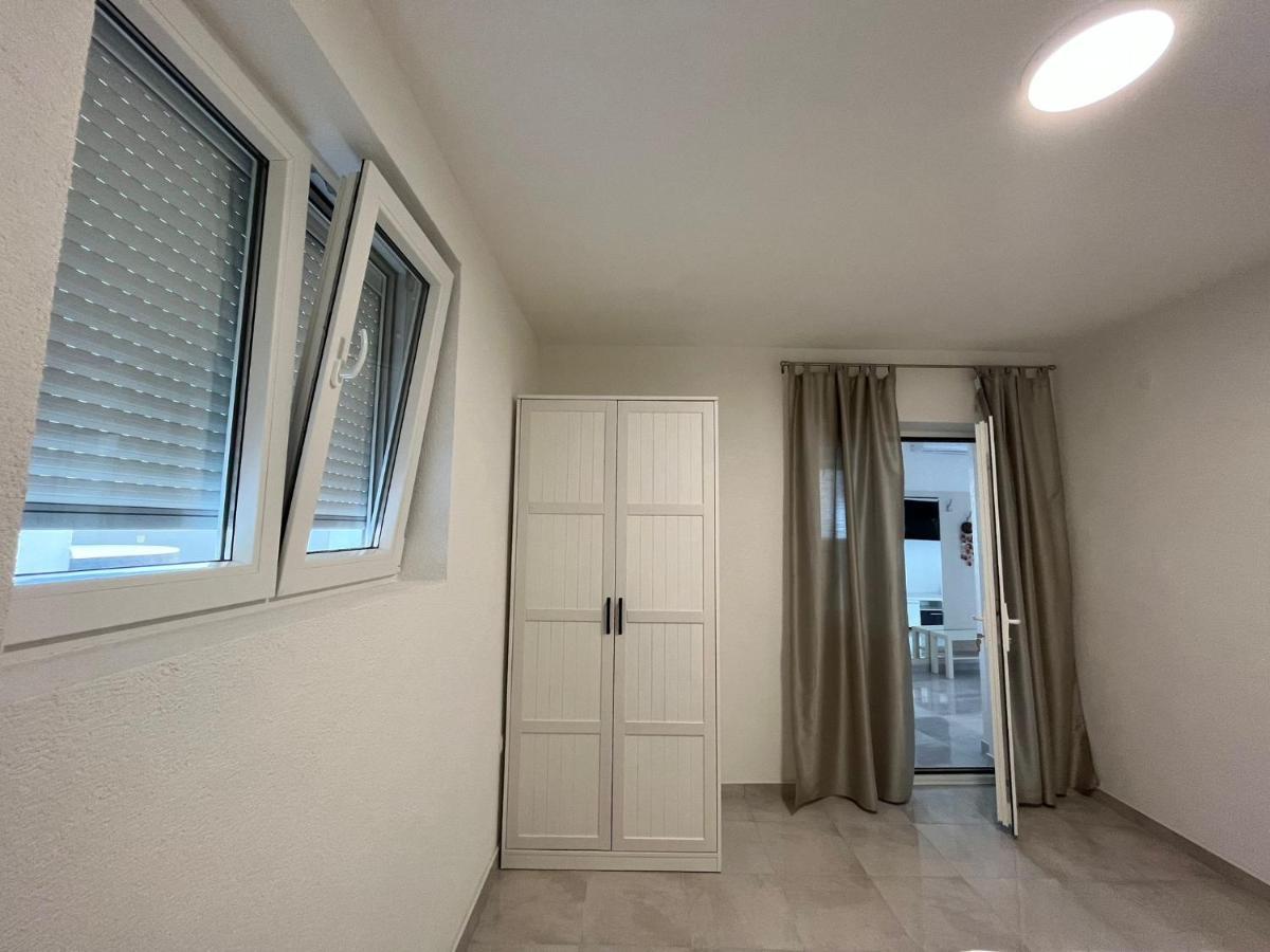 Deluxe Summer Breeze Baska Voda Luaran gambar