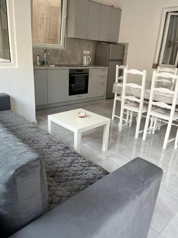 Deluxe Summer Breeze Baska Voda Luaran gambar